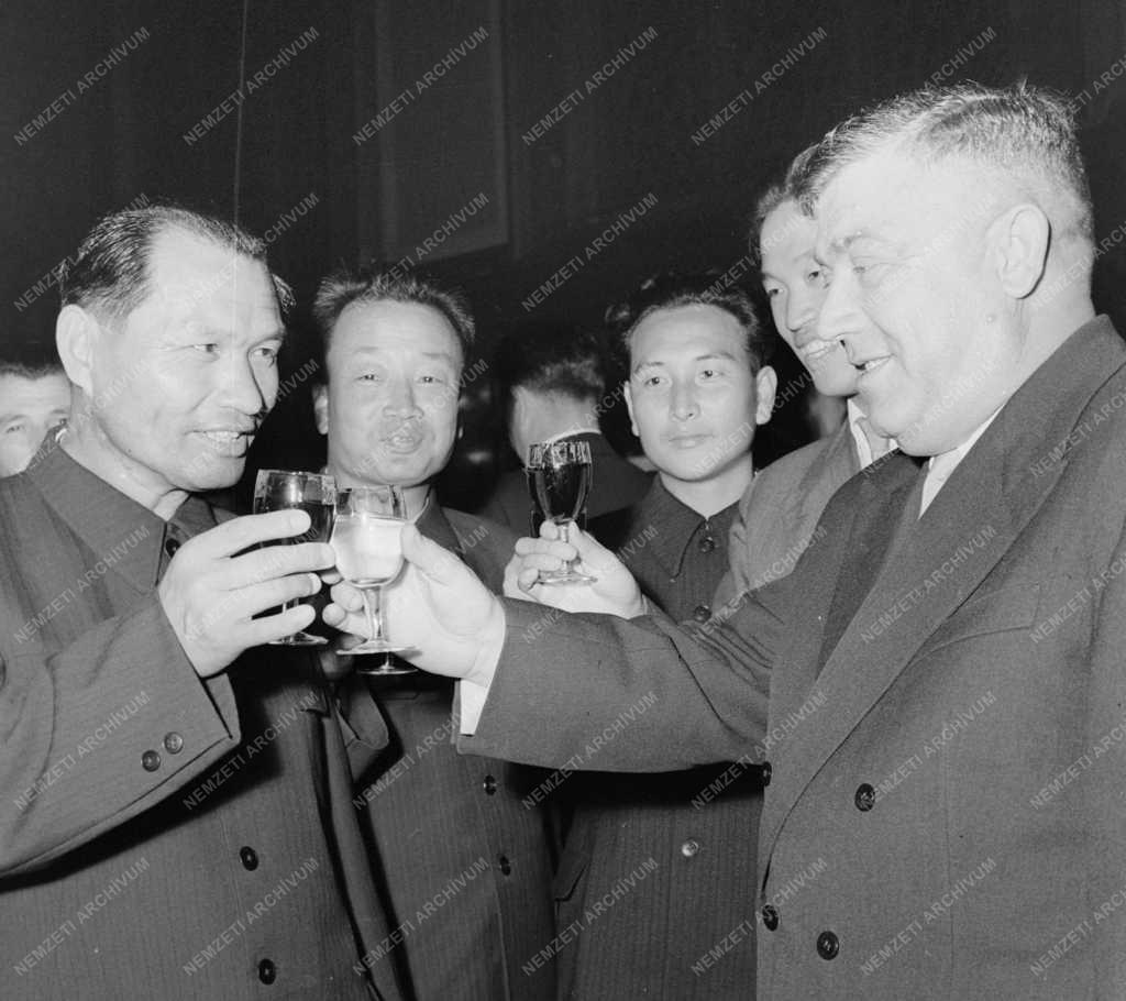 Külkapcsolat - Fogadás a koreai delegáció tiszteletére
