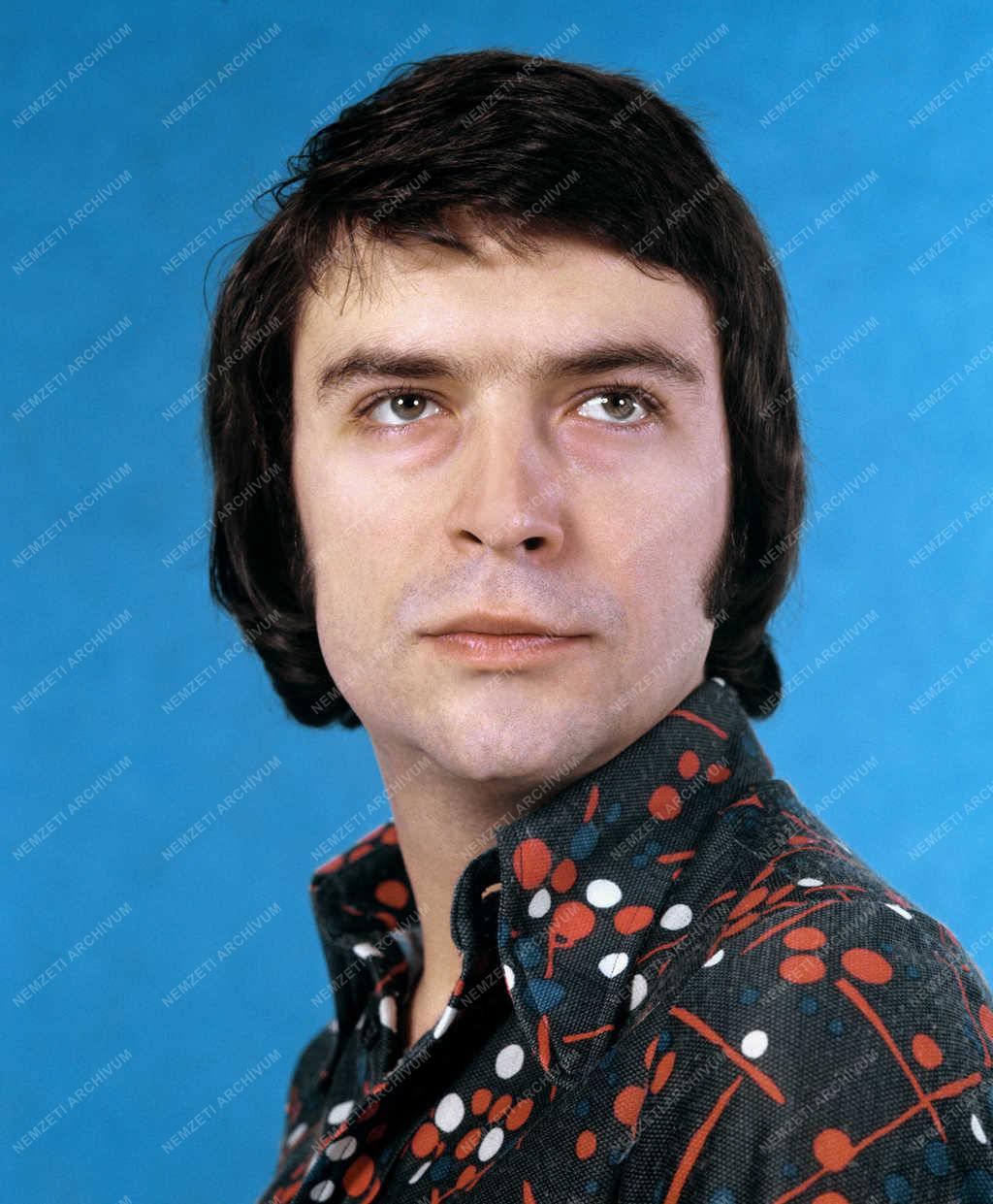 Színház - Lukács Sándor