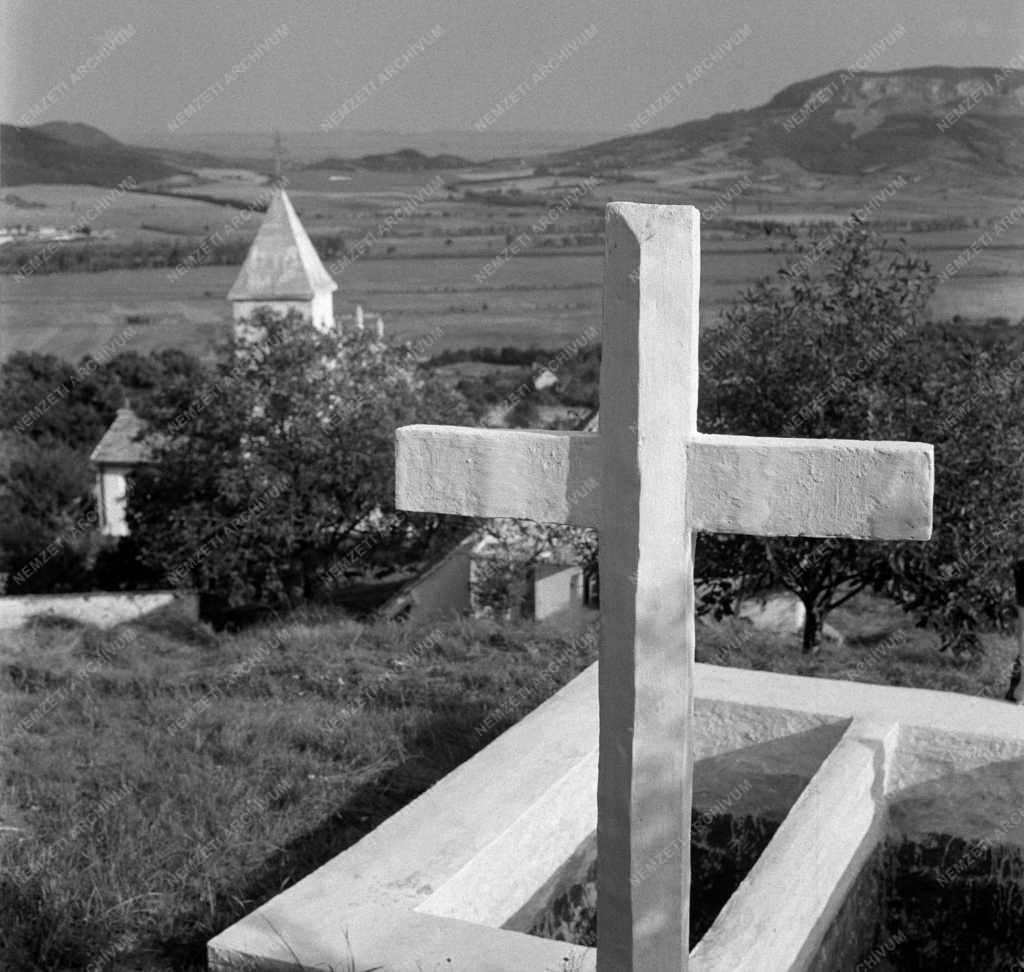 Éedekesség - Egyház - Emmaus-kápolna a Szent György-hegyen