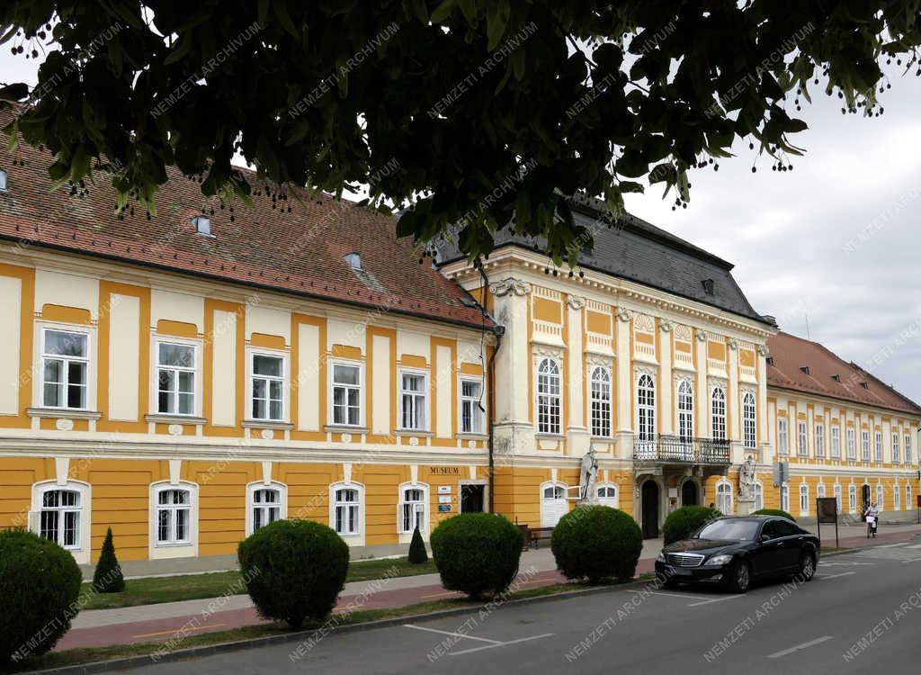 Egyházi épület - Csorna - A premontrei prépostság épülete