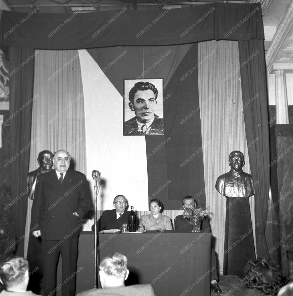 Évforduló - Julius Fucsik halálának 10. évfordulója 