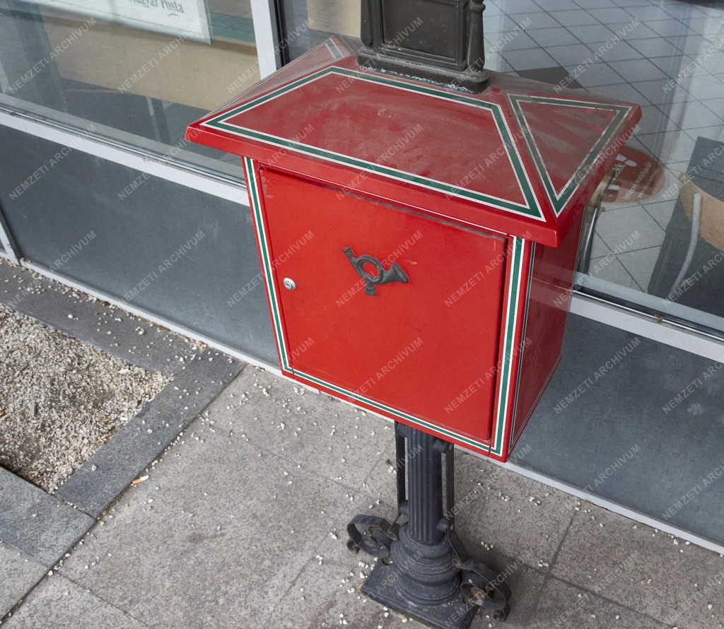 Szolgáltatás - Budapest - Postaláda