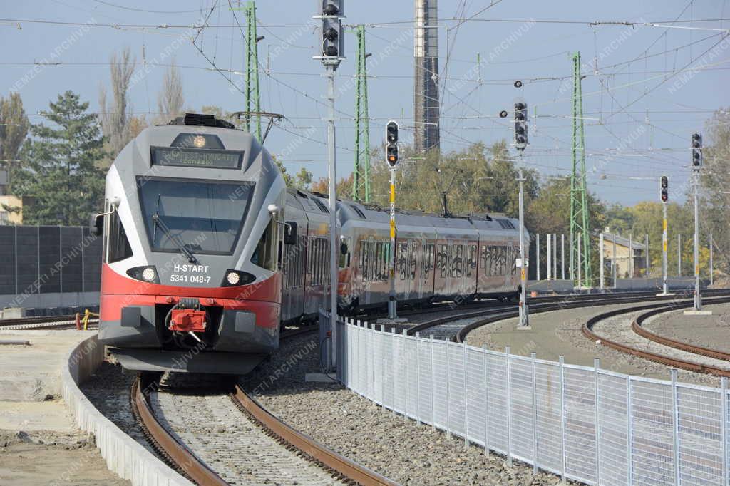 Felújítás - Vác - Megújul a váci vasútállomás