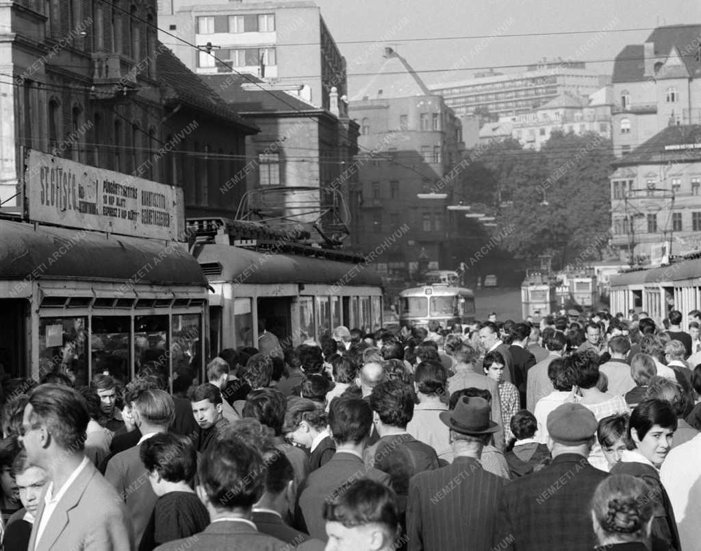 Városkép - Reggel Budapesten