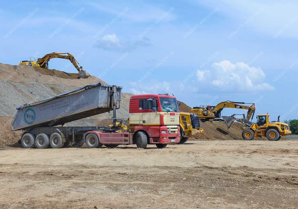 Közlekedés - Nagykereki - M4-es autópálya kivitelezés