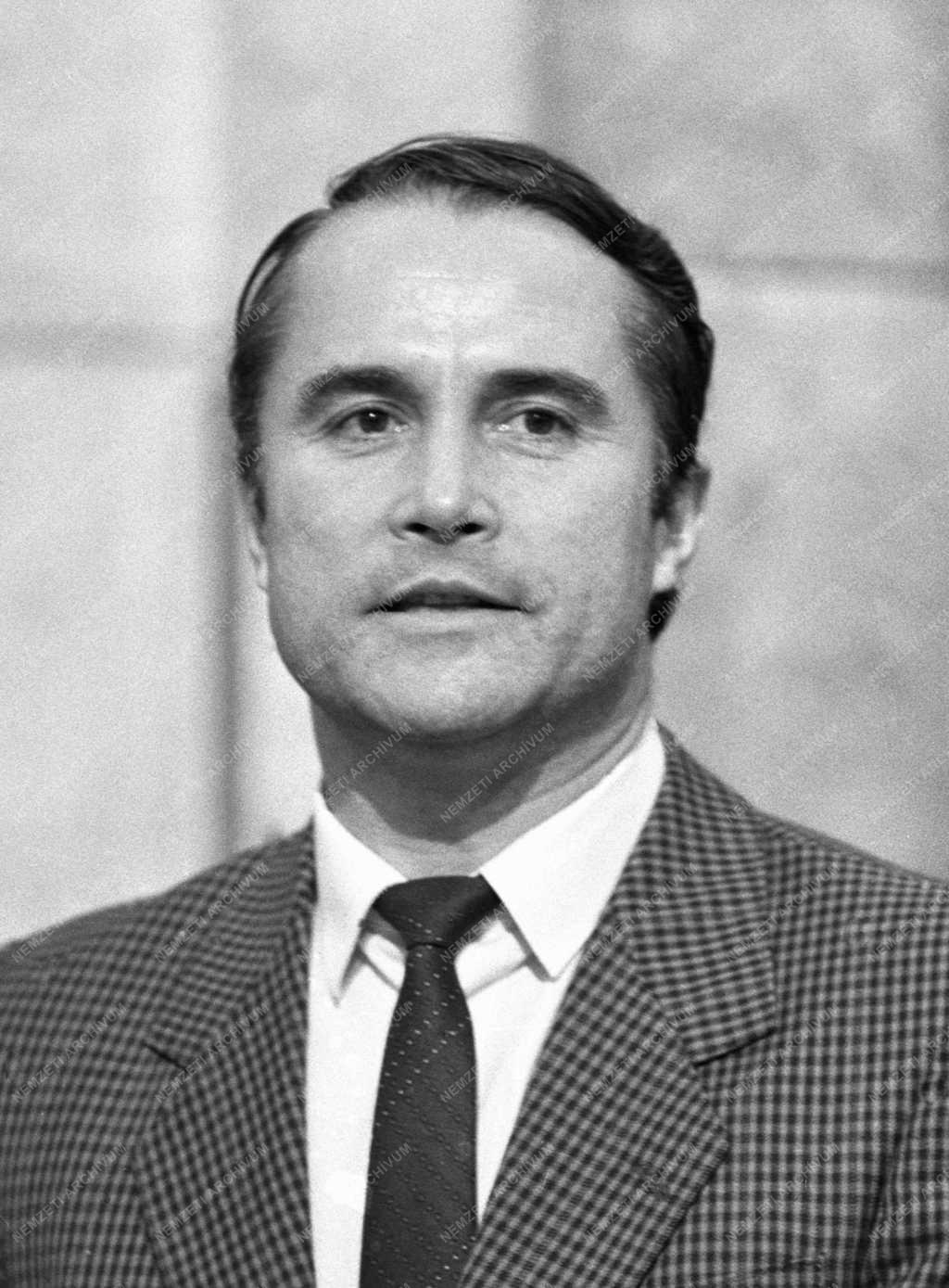 Belpolitika - Országgyűlés