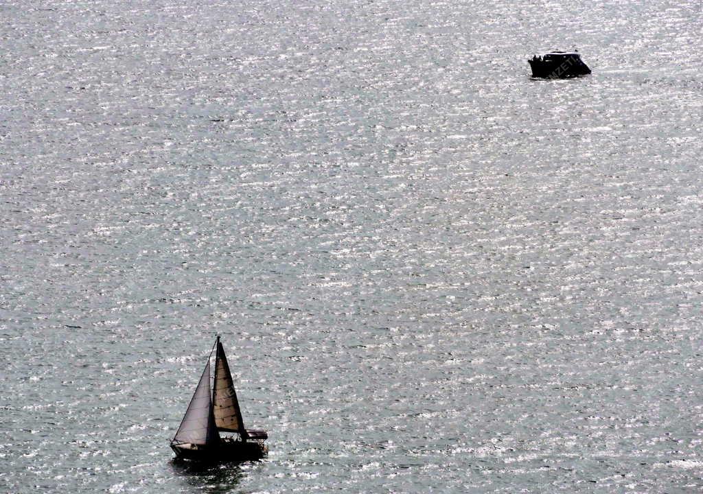 Tájékép - Balaton a tihanyi dombságról
