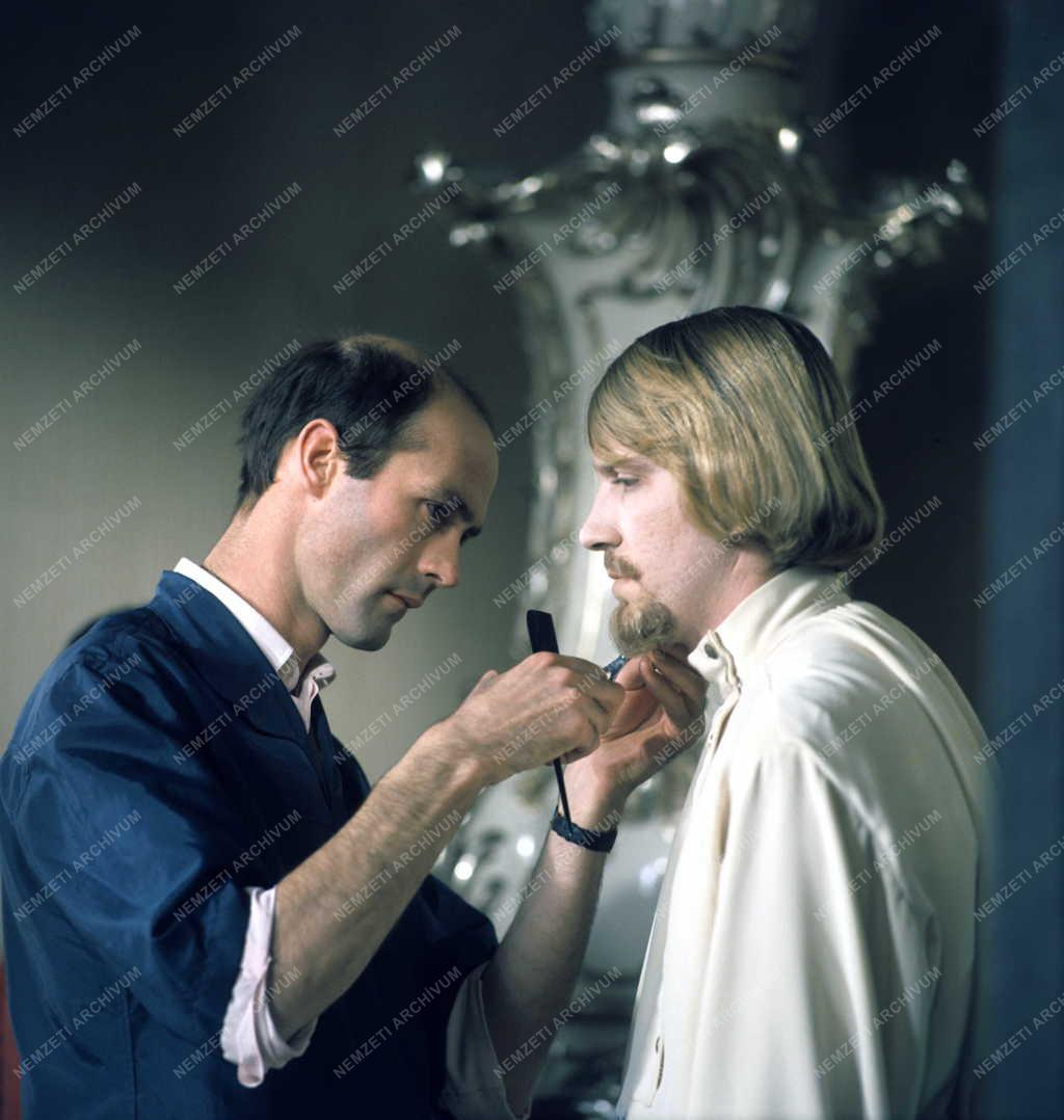 Kultúra - Filmforgatás - Az ezermester