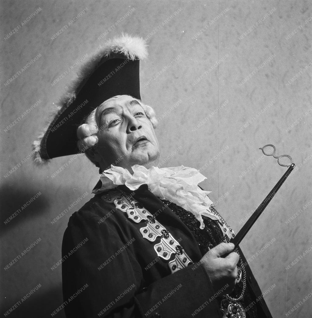 Kultúra - A Magyar Állami Operaház társulata bemutatja Johann Strauss: Cigánybáró című daljátékát a budapesti Városi Színházban