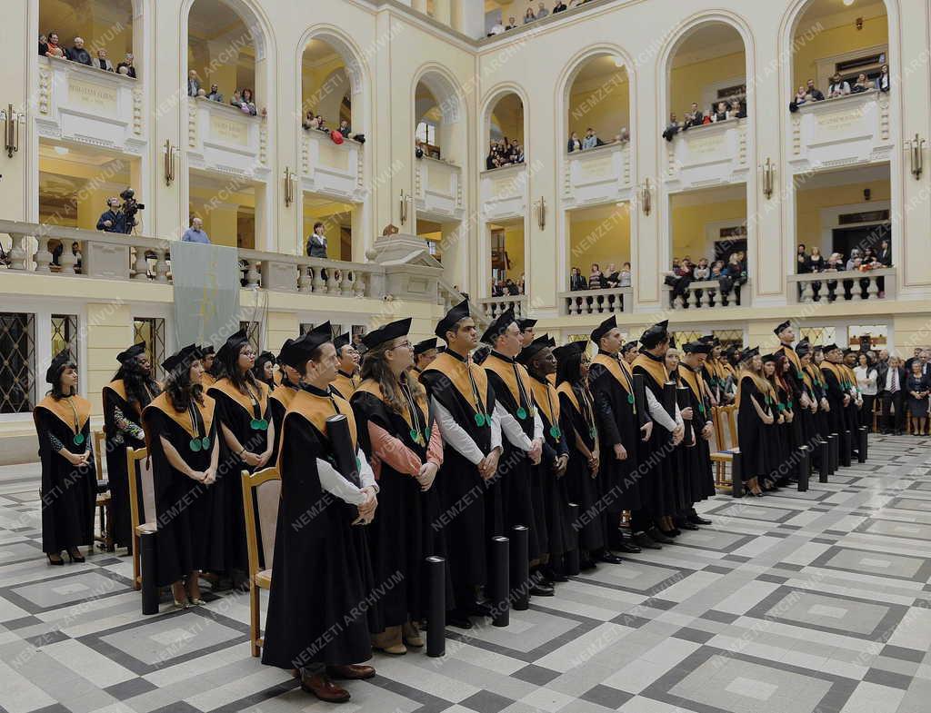 Felsőoktatás - Debrecen - Diplomaosztó ünnepség