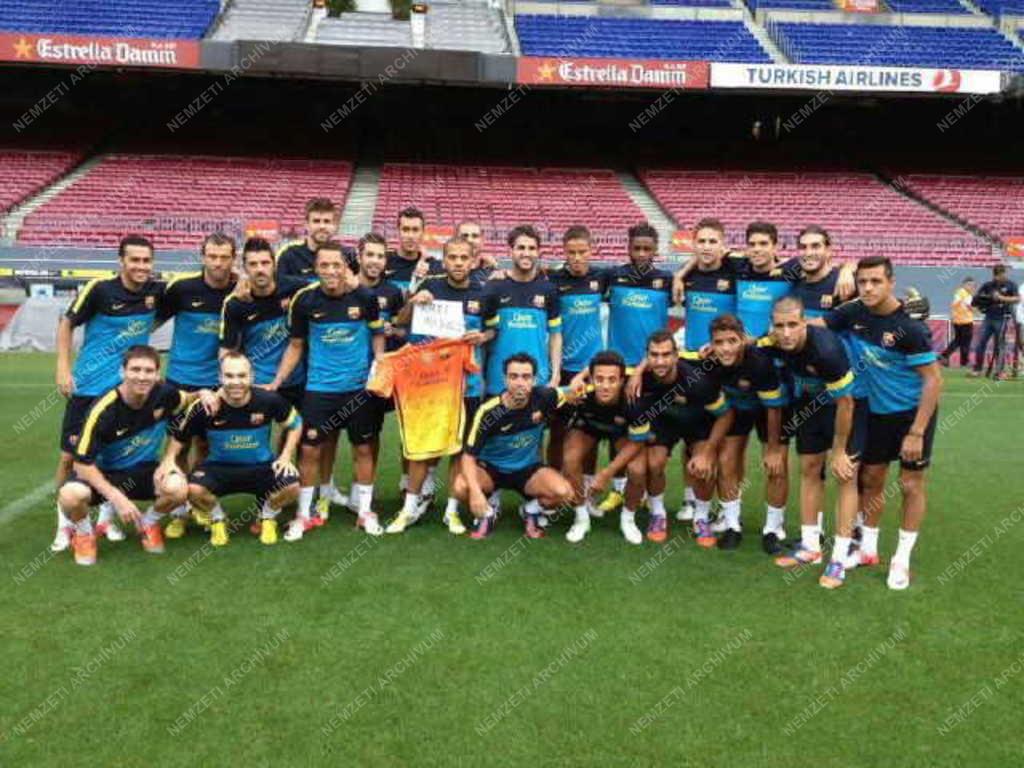 Összeállt a Barcelona a leukémiás magyar focistáért