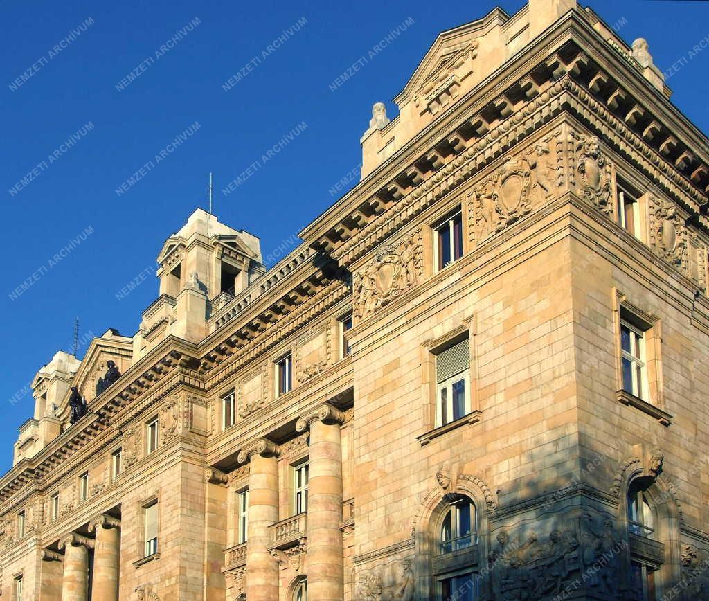 Táj, város - Budapest - Nemzeti Bank
