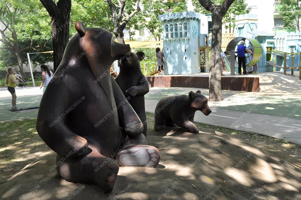 Szabadidő - Budapest - Középkori játszó várral újult meg a Szováta park
