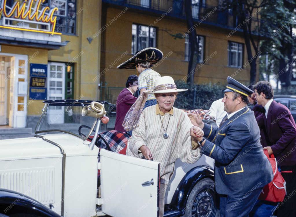 Kultúra - TV-film - A fantasztikus nagynéni