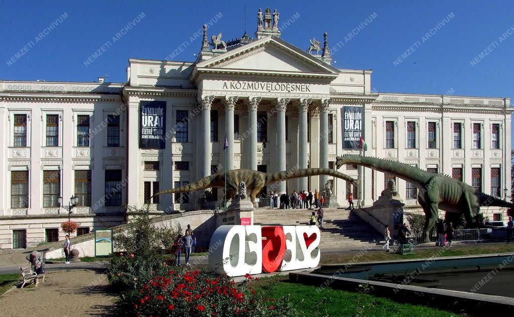 Városkép - Szeged - A Móra Ferenc múzeum épülete