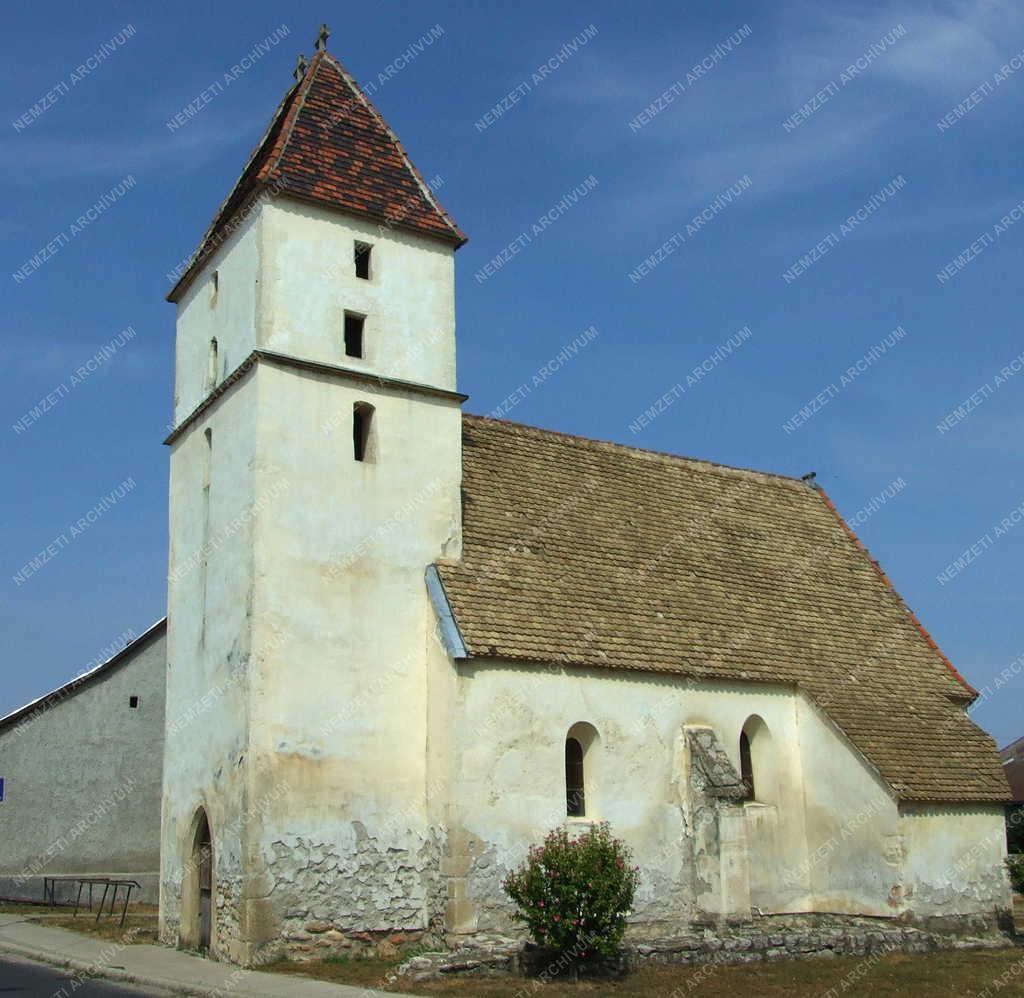 Egyházi épület - Berhida - Római katolikus templom