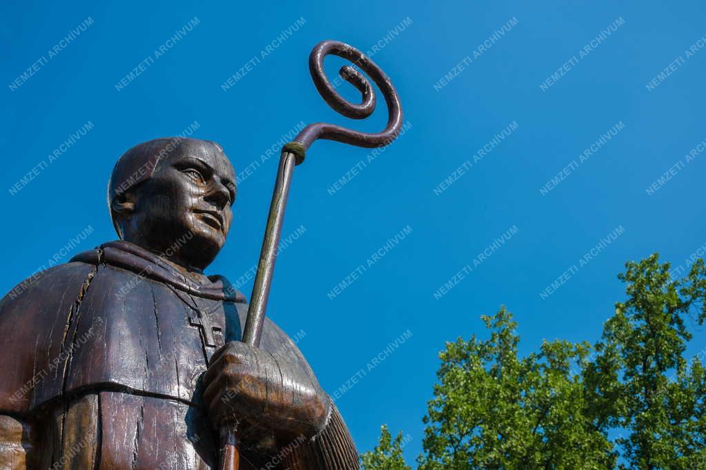 Kultúra - Szentgotthárd - Robert Leeb apát szobra