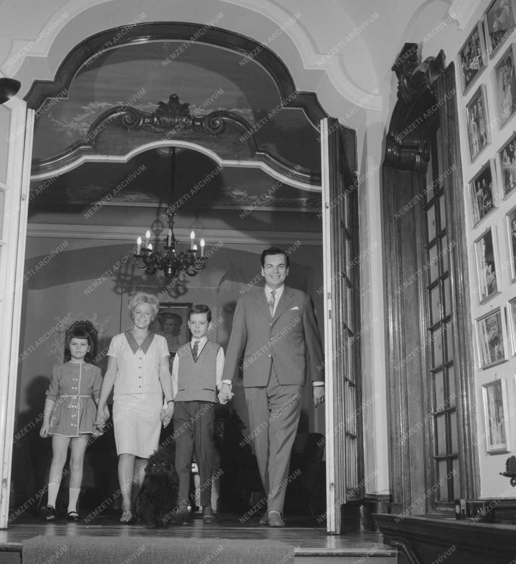 Kultúra - Rátonyi Róbert színművész