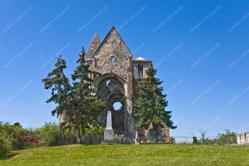 Egyházi épület - Zsámbék - Műemlék romtemplom