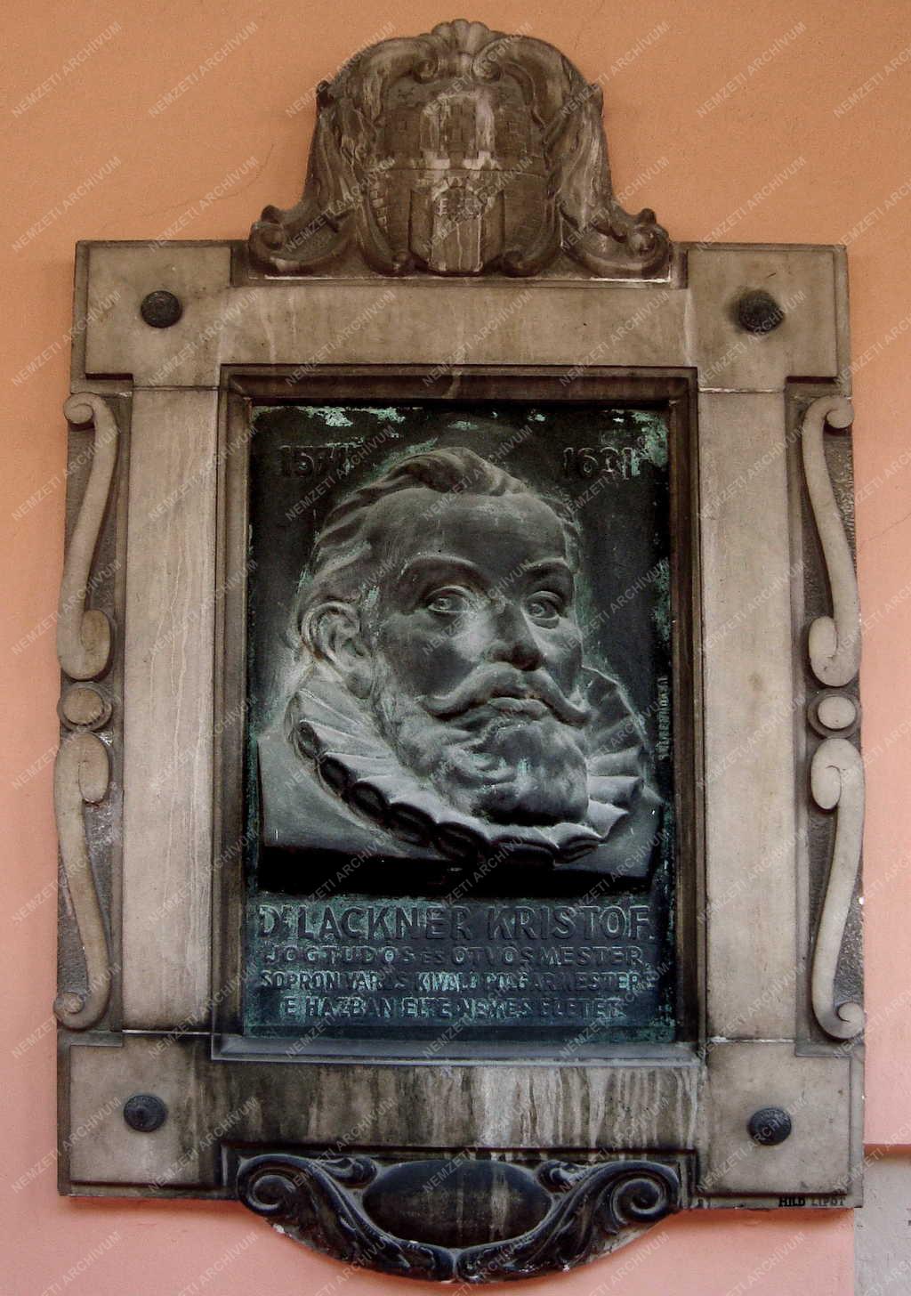 Emléktábla - Sopron - Emléktábla a Lackner-ház falán