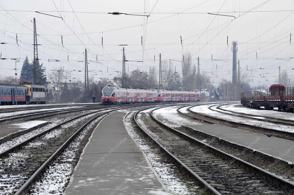 Közlekedés - Vác - Bombardier gyártmányú motorvonat