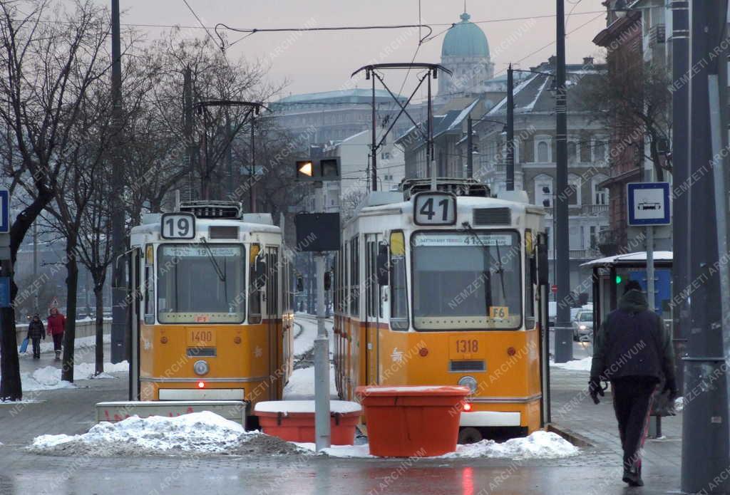Közlekedés - Budapest - Batthyány tér