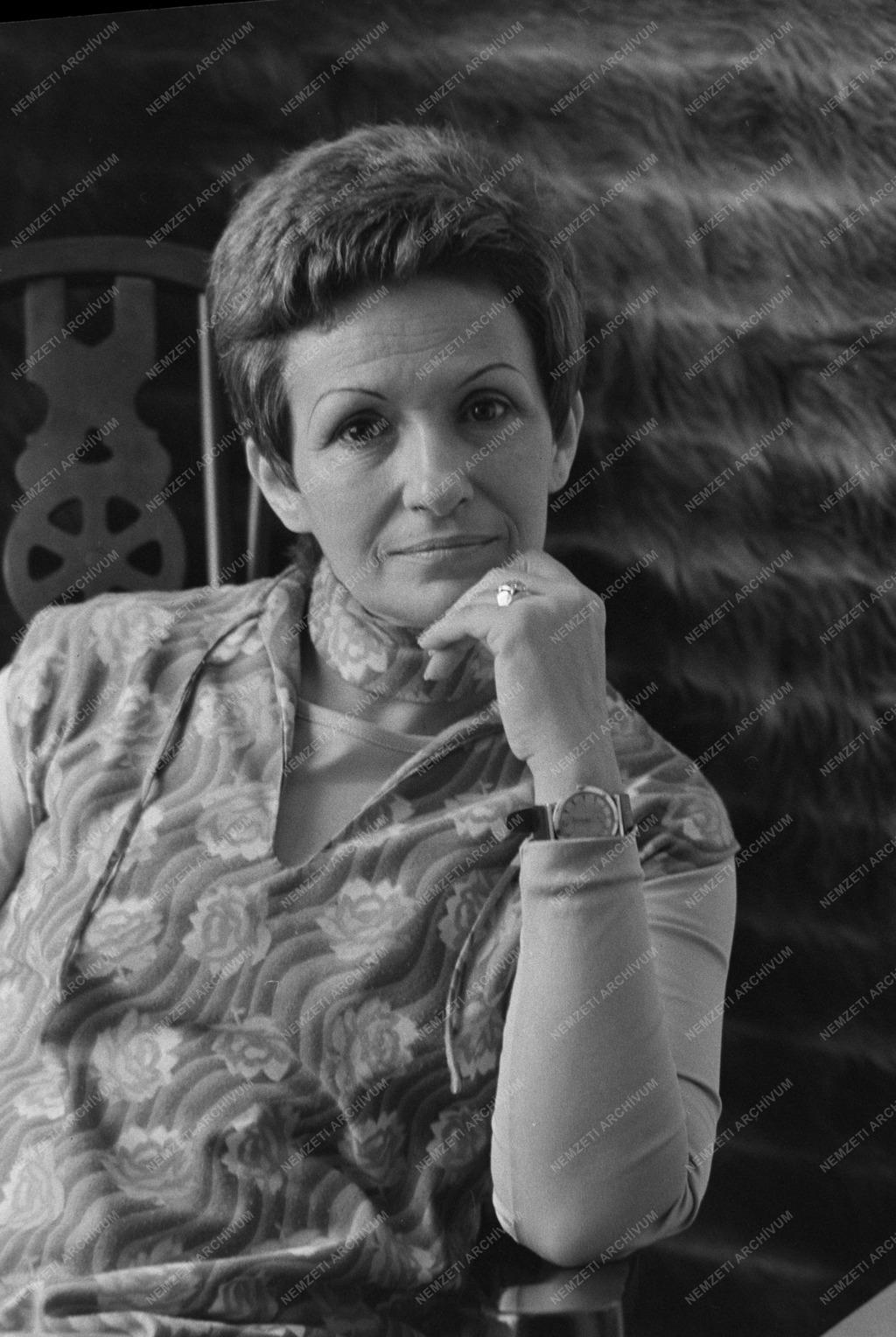 Kultúra - Zsolnai Hédi énekesnő