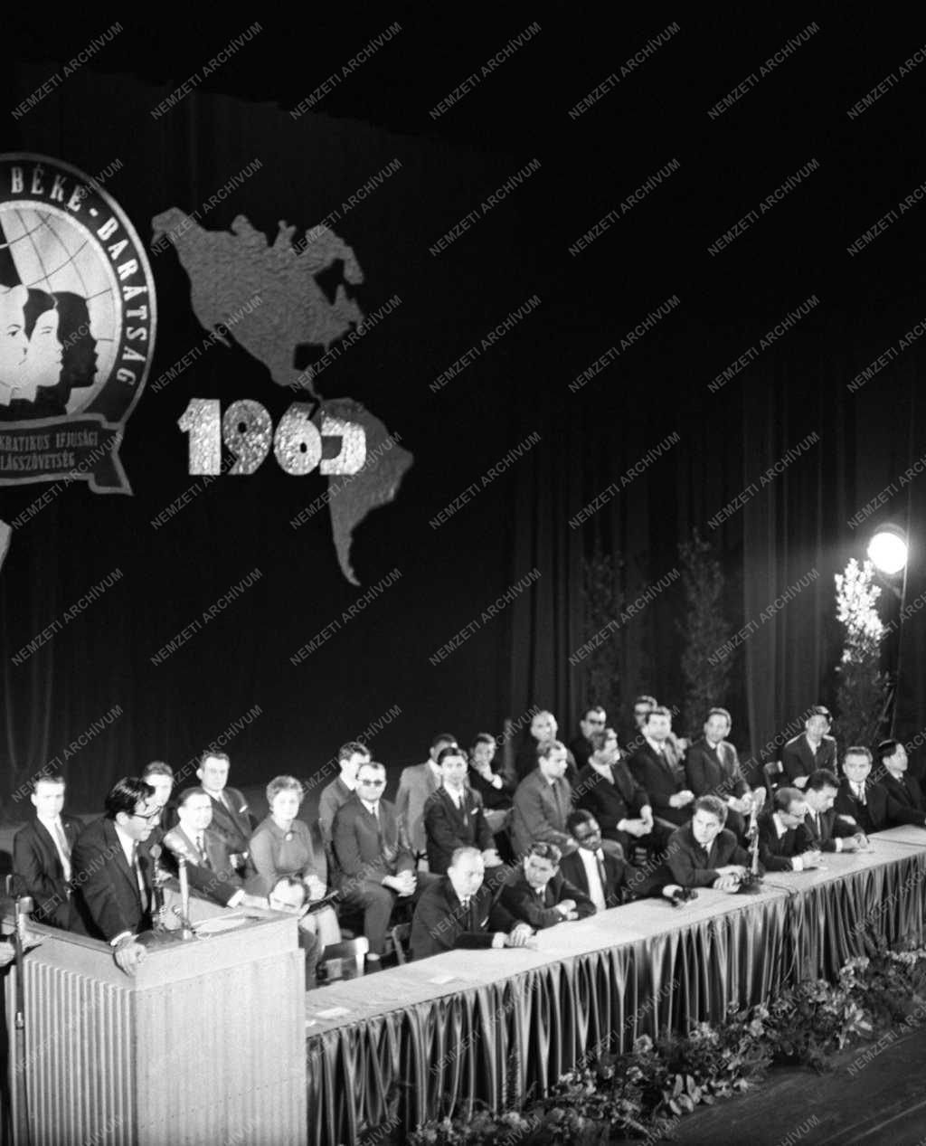 Belpolitika - 20 éves a Demokratikus Ifjúsági Világszövetség