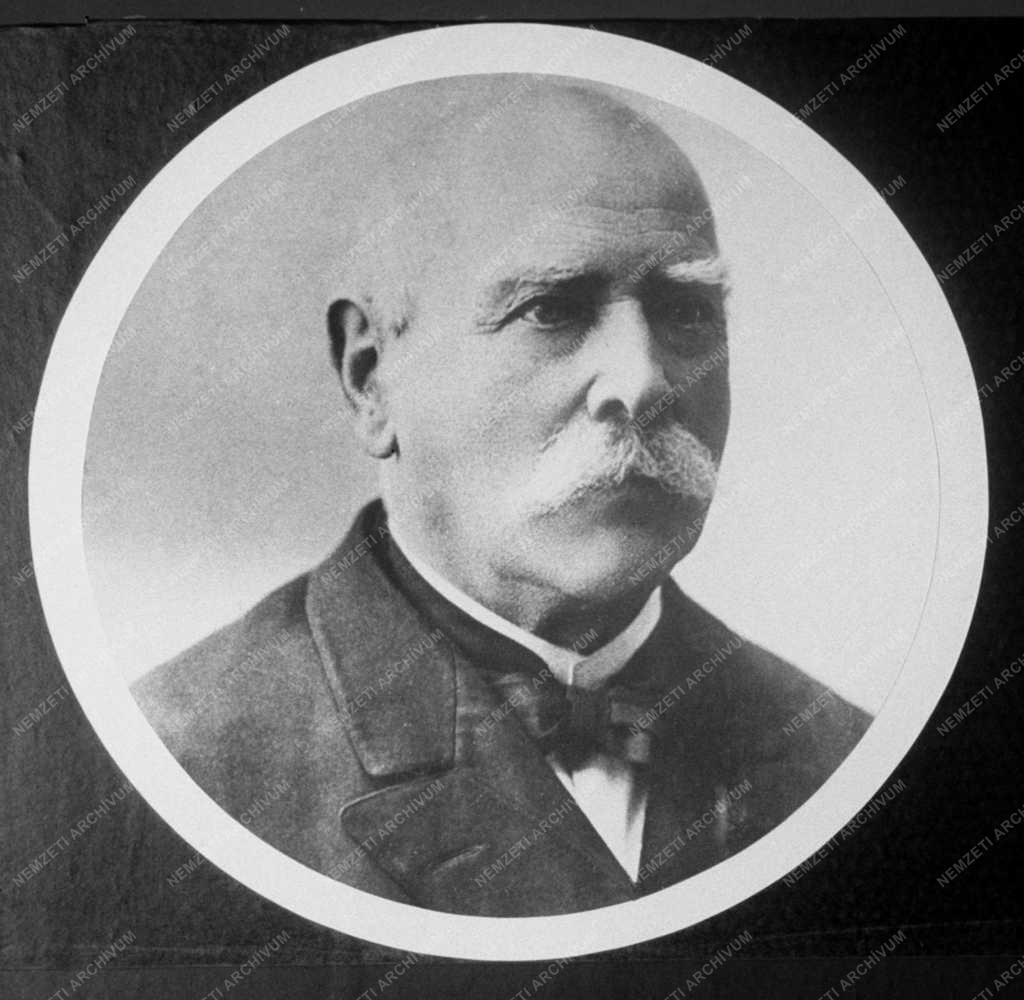 Személy - Kruspér István