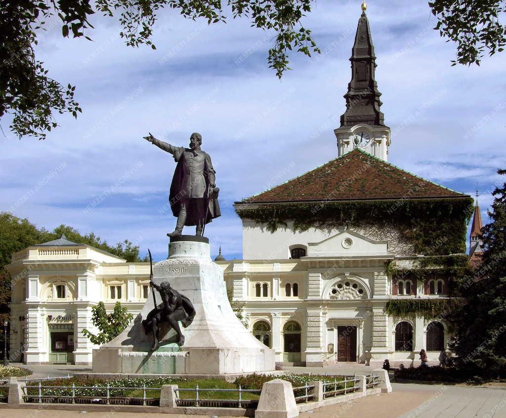 Műalkotás - Kecskemét - Kossuth Lajos kormányzó szobra