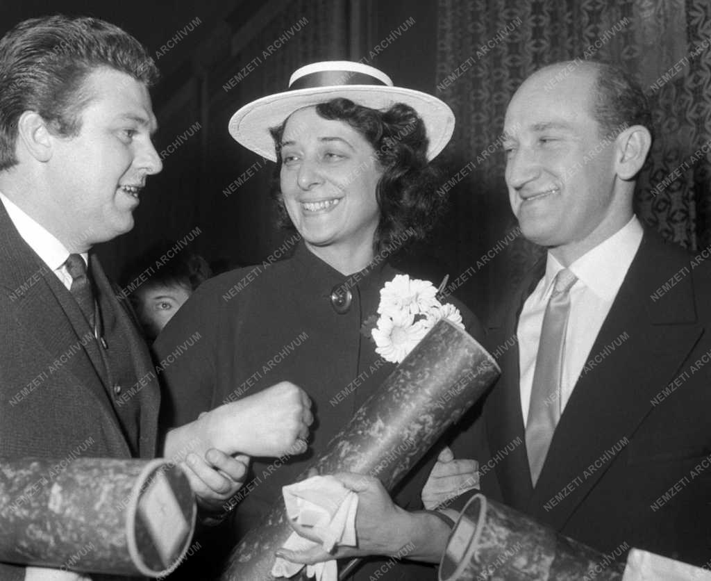 Művészeti díjak átadása a Művészeti Szövetségek Házában