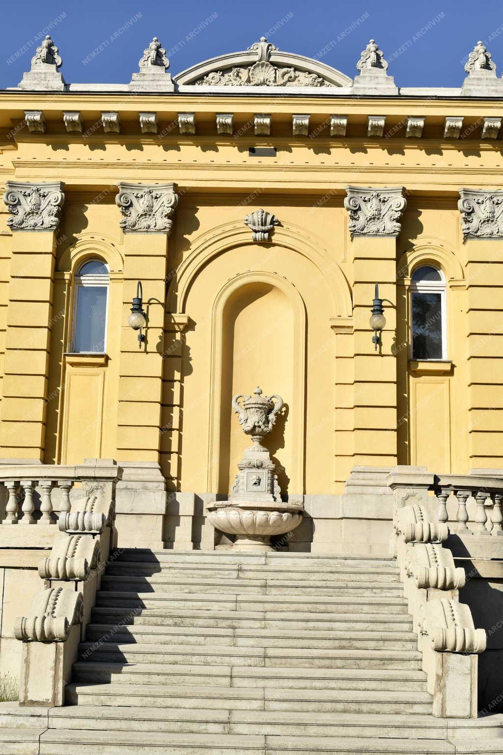Városkép - Budapest - Városliget - Széchenyi Gyógyfürdő és Uszoda