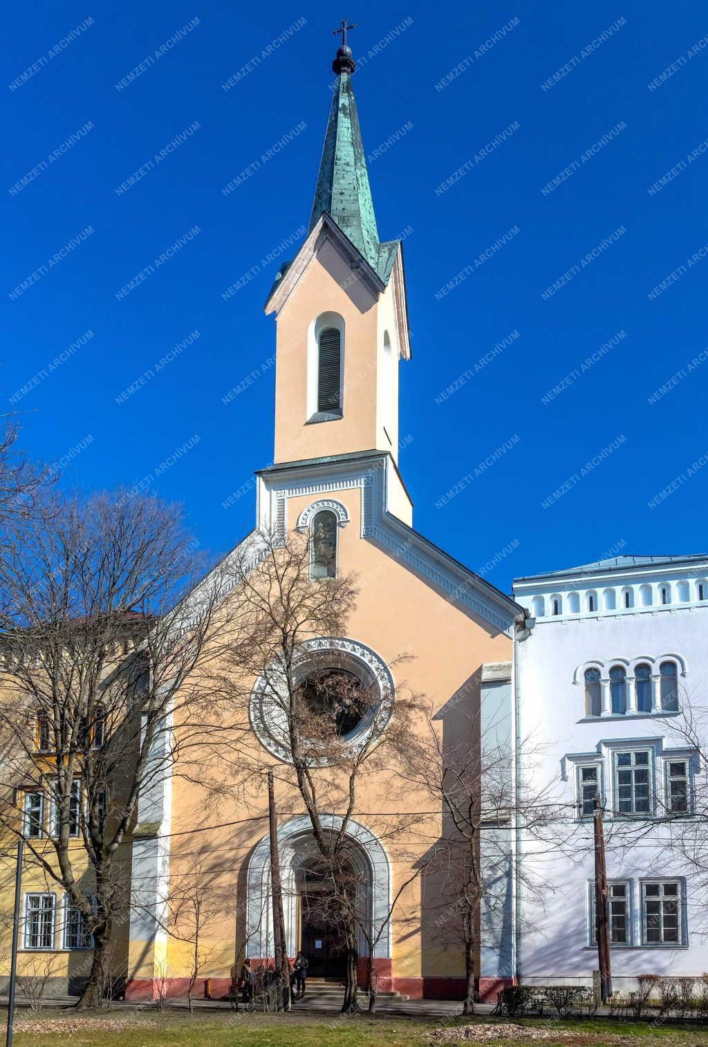 Egyházi épület - Kalocsa - Zárdatemplom és leánynevelő intézet