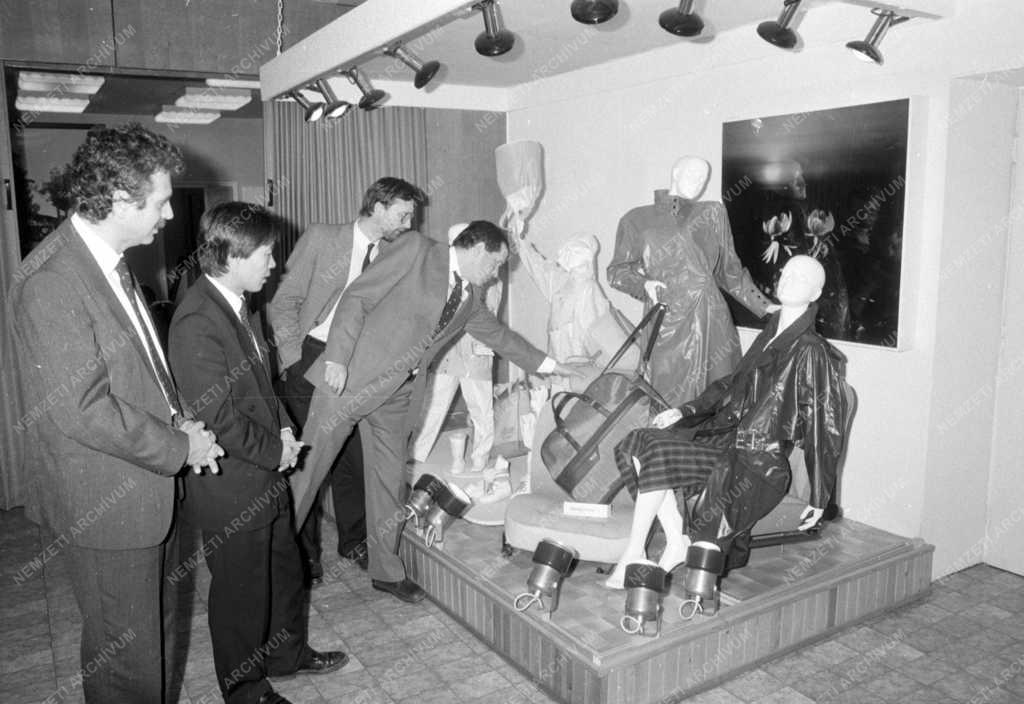 Külgazdasági kapcsolat - Dél-koreai kereskedők Győrben