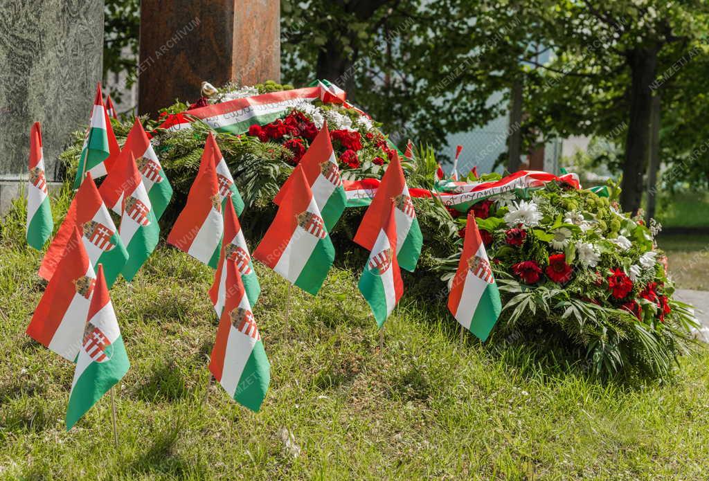 Városkép - Szigetszentmiklós - Trianon emlékmű