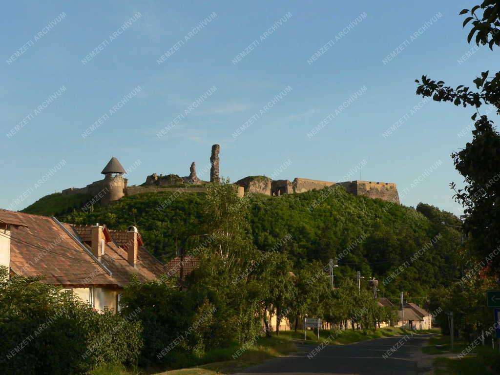 Vidéki várak - A nógrádi vár