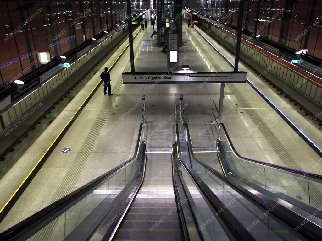 Közlekedés - Budapest - Az M4-es metró Bikás parki állomása