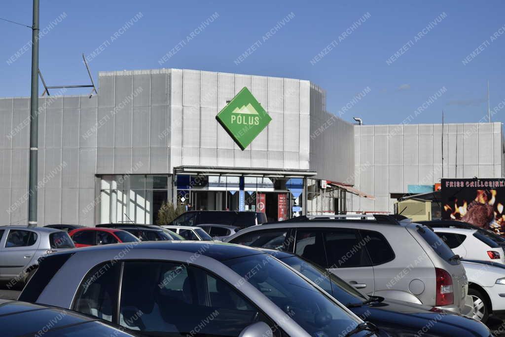 Kereskedelem - Budapest - Pólus Center