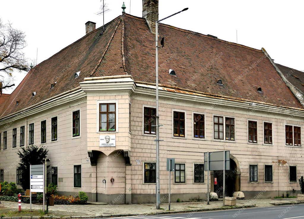 Városkép - Mosonmagyaróvár - Habsburg-ház a Deák téren