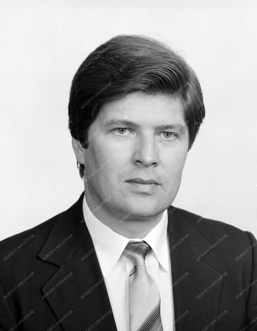 Belpolitika - Budapesti képviselőjelöltek