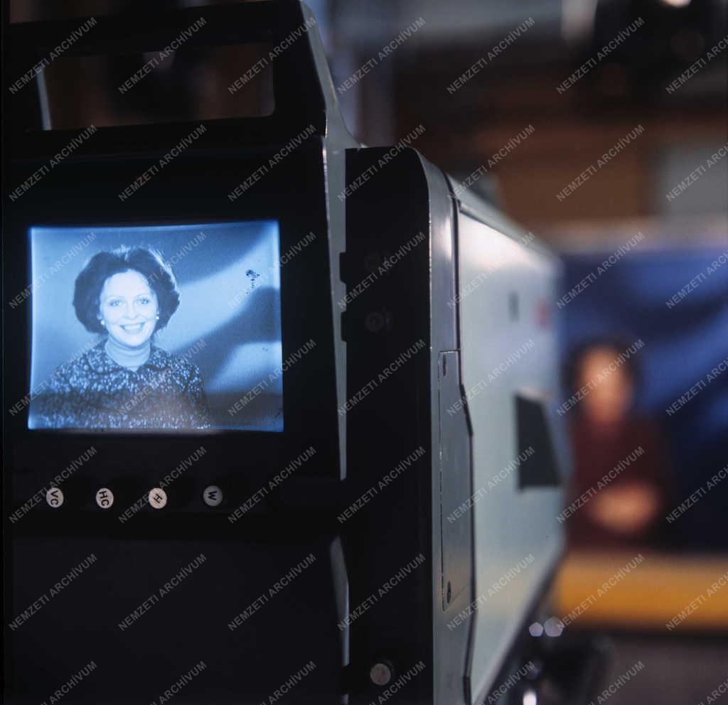 Média - Televízió - Berkes Zsuzsa, a Magyar Televízió bemondója