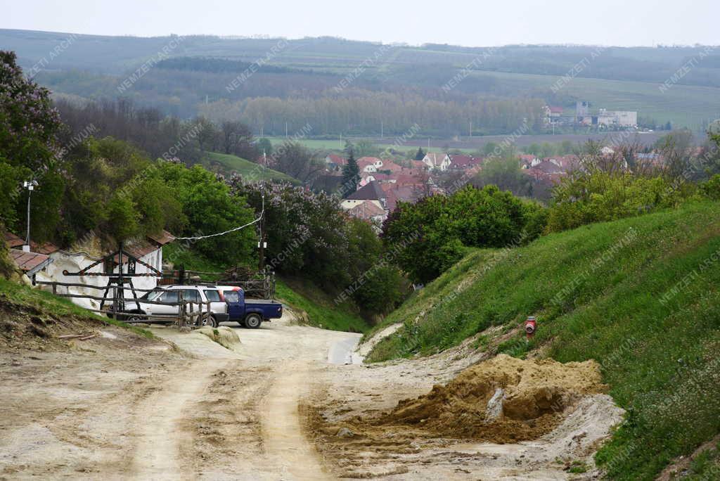 Múzeum - Egerszalók - Barlanglakások