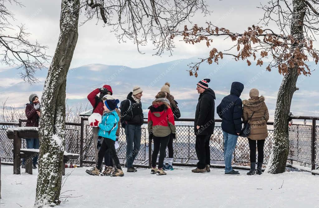 Turizmus - Dobogókő - Téli erdő