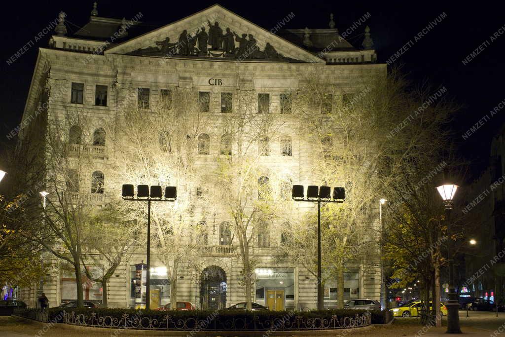 Épület - Budapest - A CIB Bank központi irodaháza