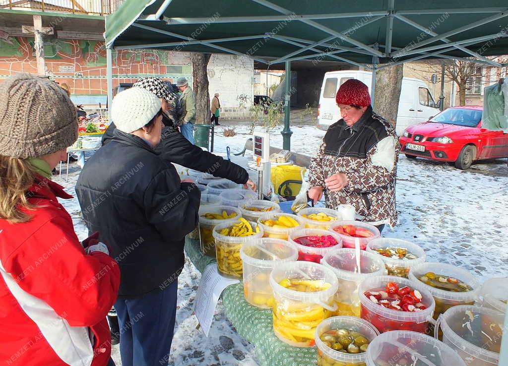 Kereskedelem - Nagymaros - Piac