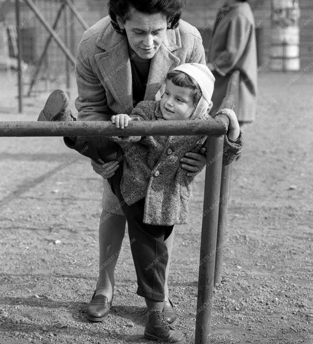 Szórakozás - Szabadidő - Sportjátszótér létesült a fővárosban