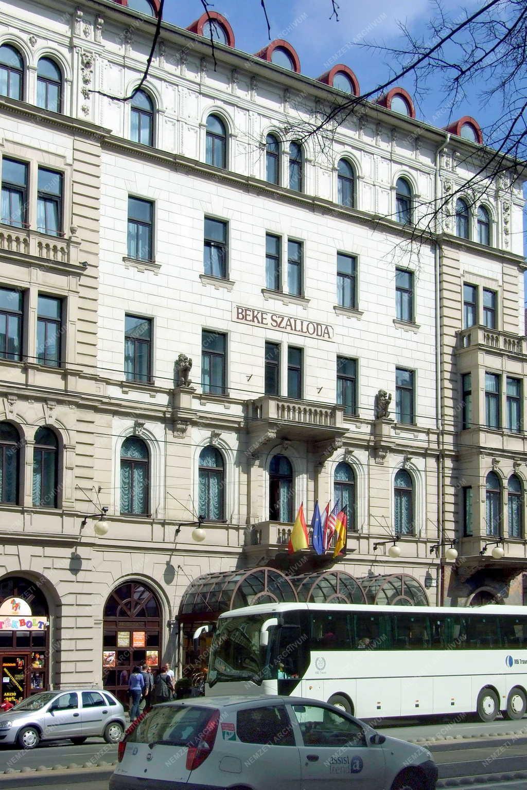 Épület - Budapest - A Béke szálloda