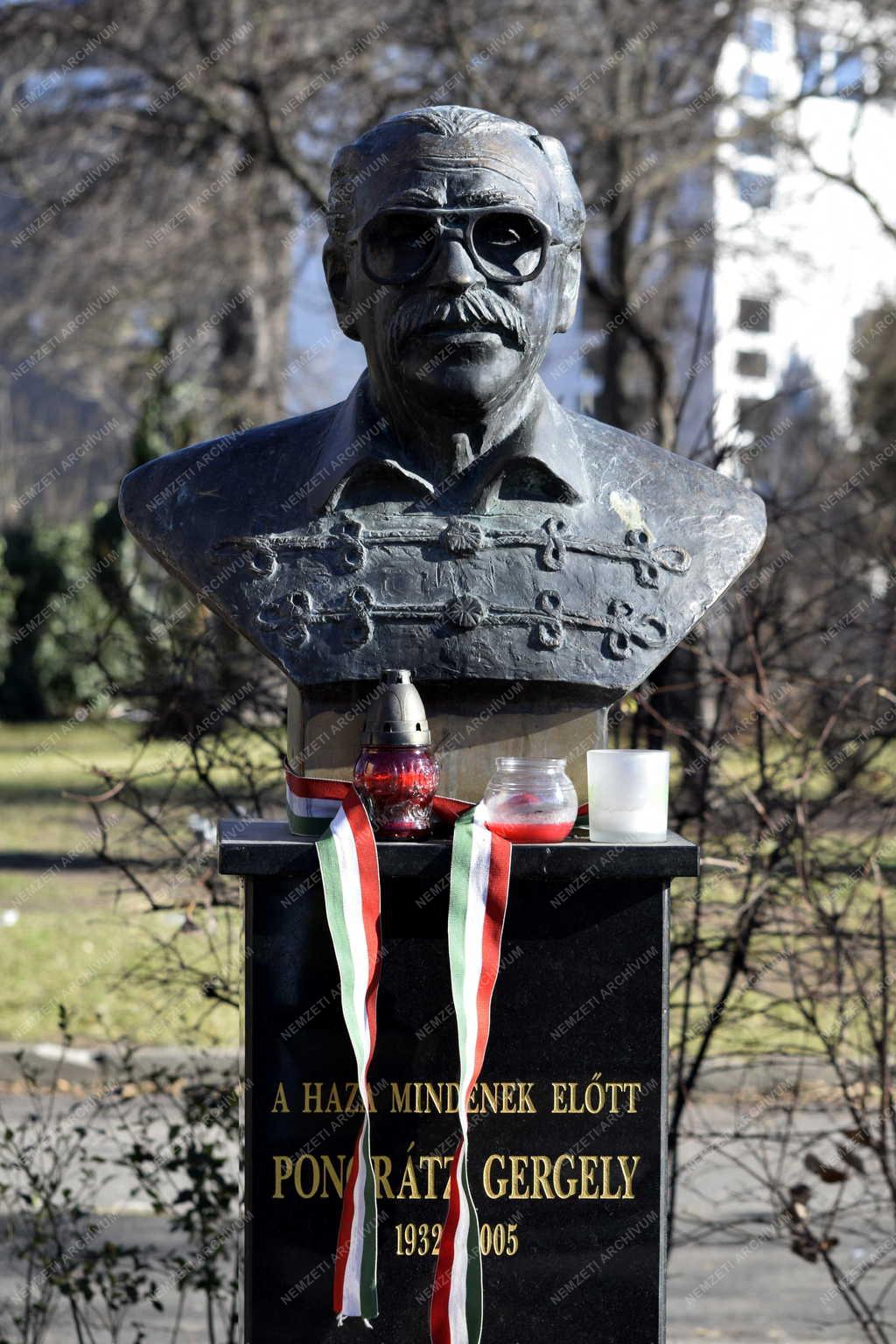 Városkép - Budapest - Pongrátz Gergely-mellszobor