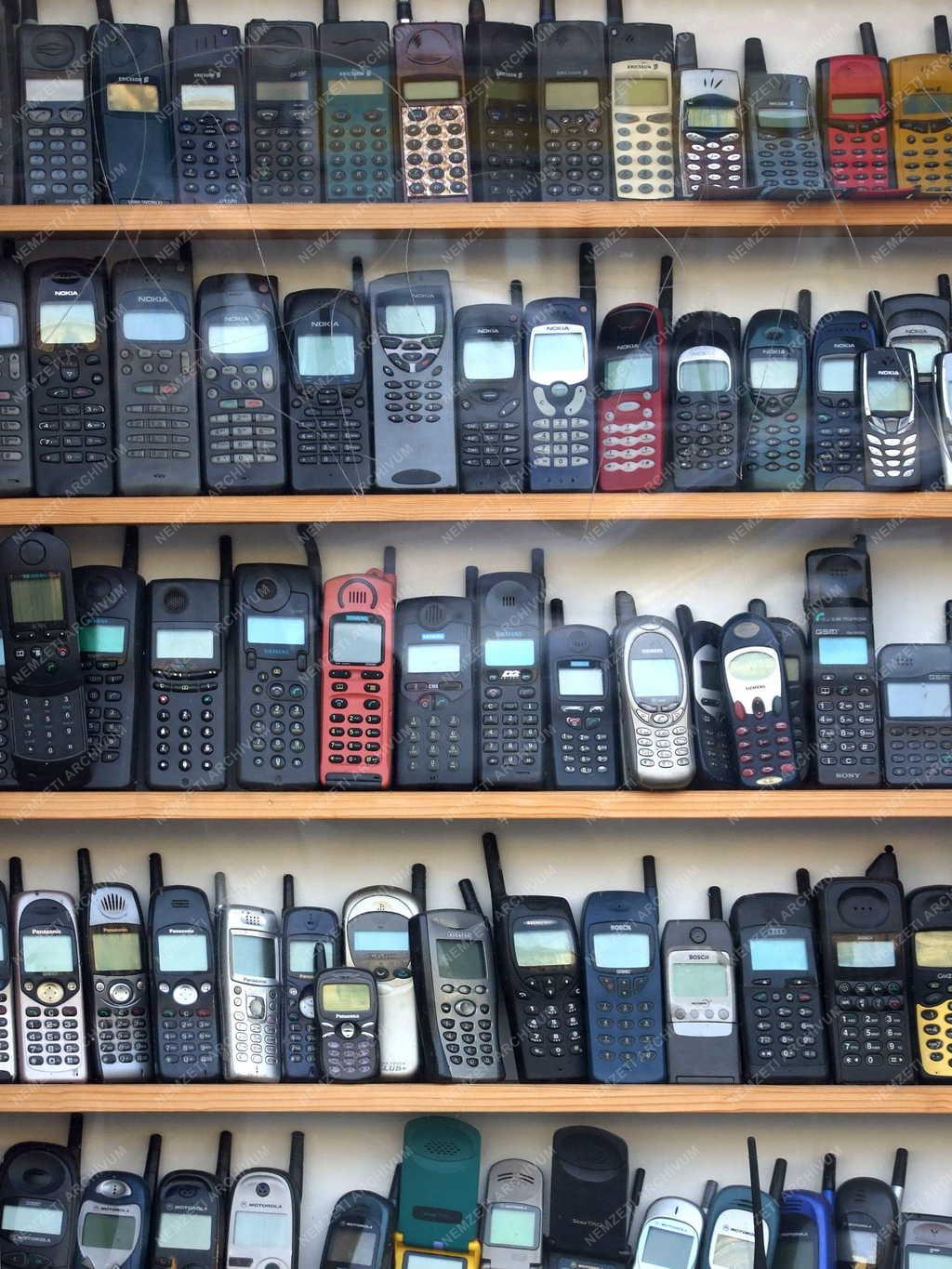 Kommunikáció - Távközlés - Régi mobil telefonok