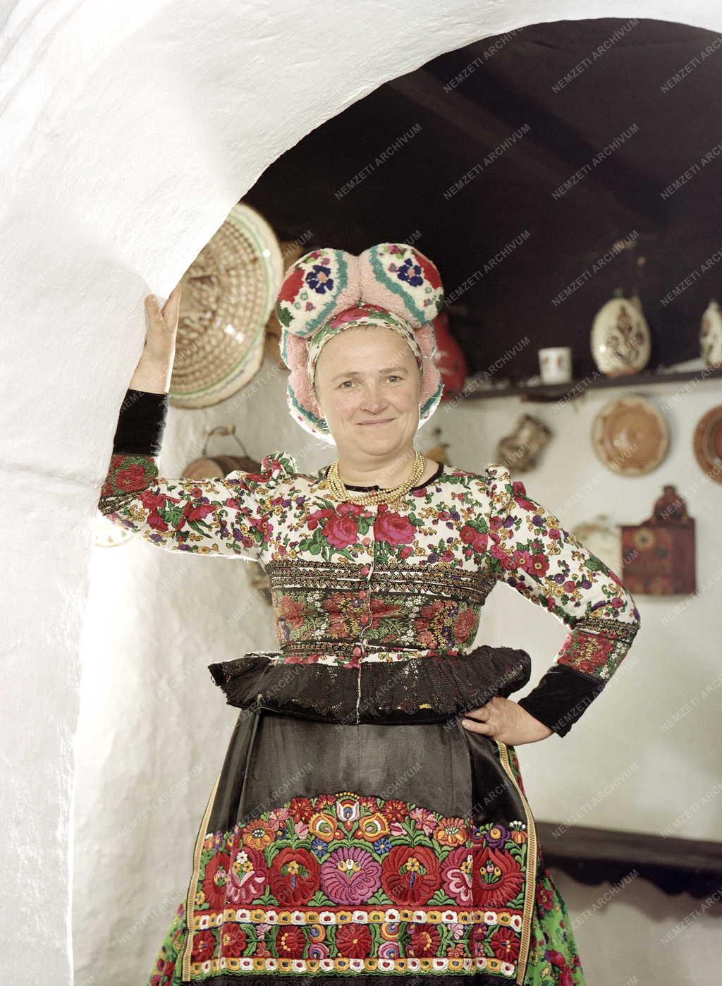 Népművészet - Kóró Józsefné népművész